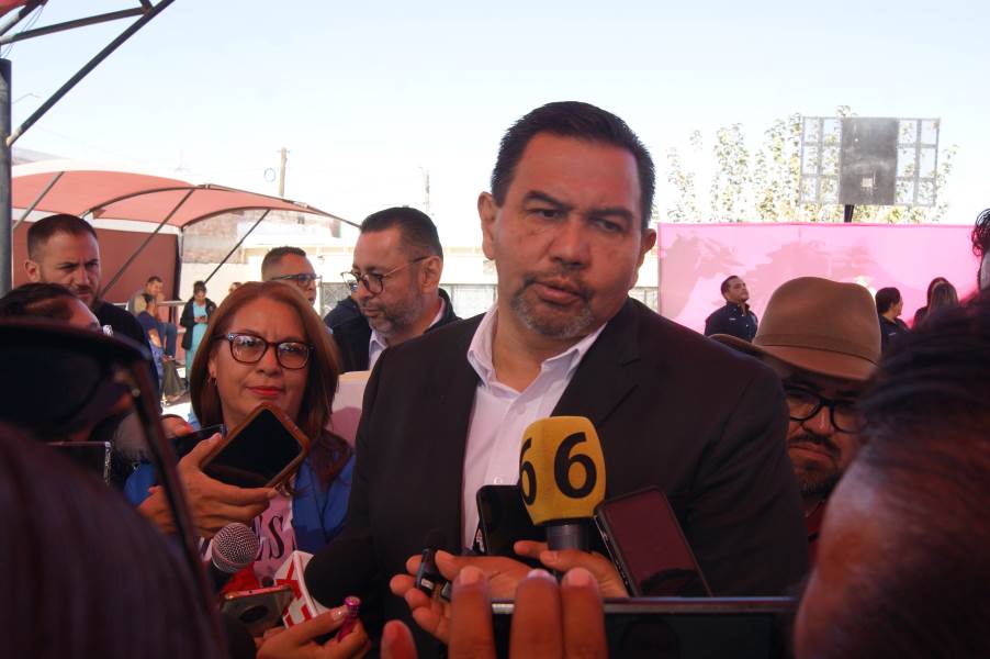 Proyecta alcalde creación de un fondo especial para inversión en escuelas.