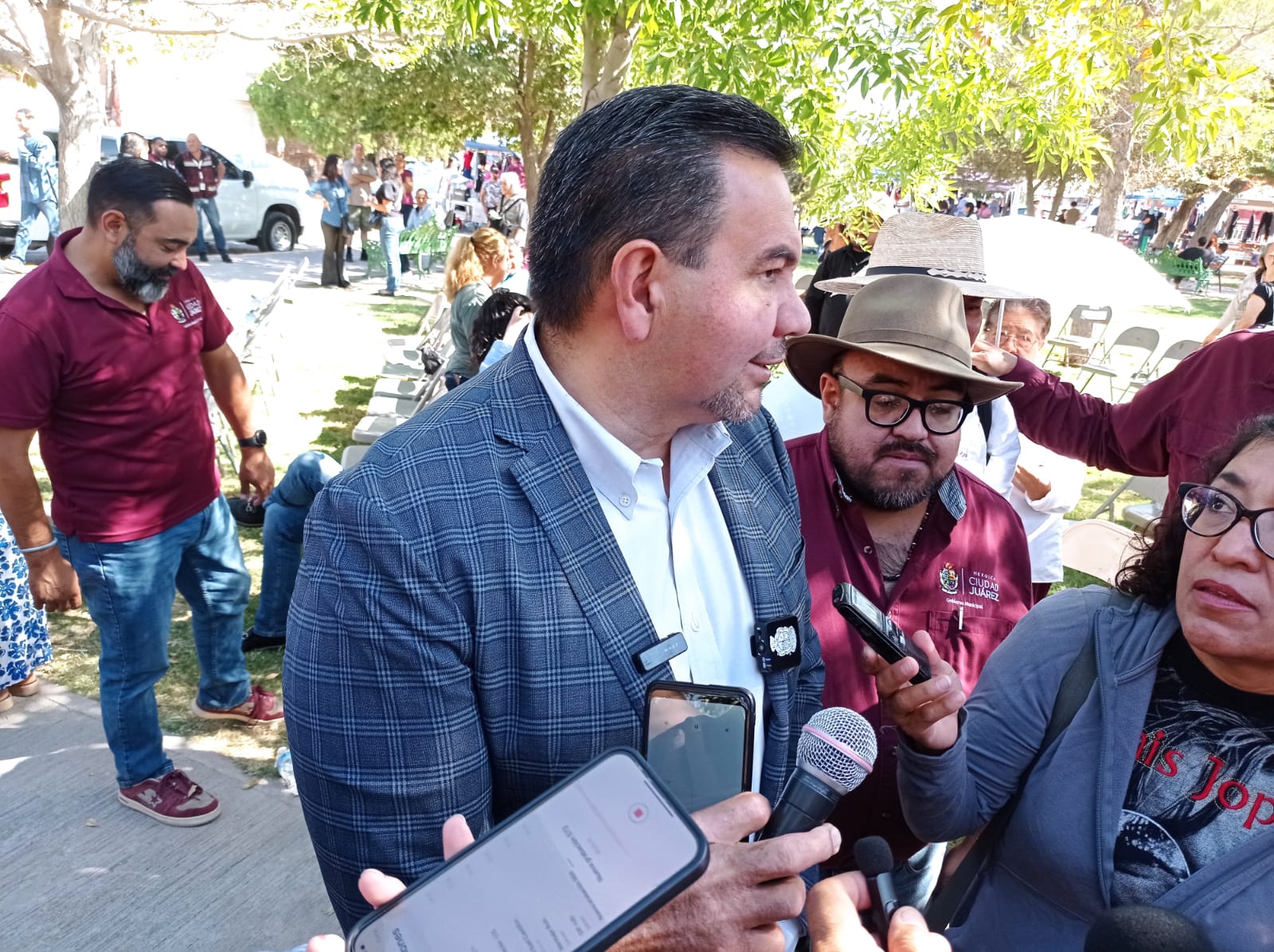 Concentración de basura en la entrada de la ciudad, es generada por el tránsito de vehículos y peatones.