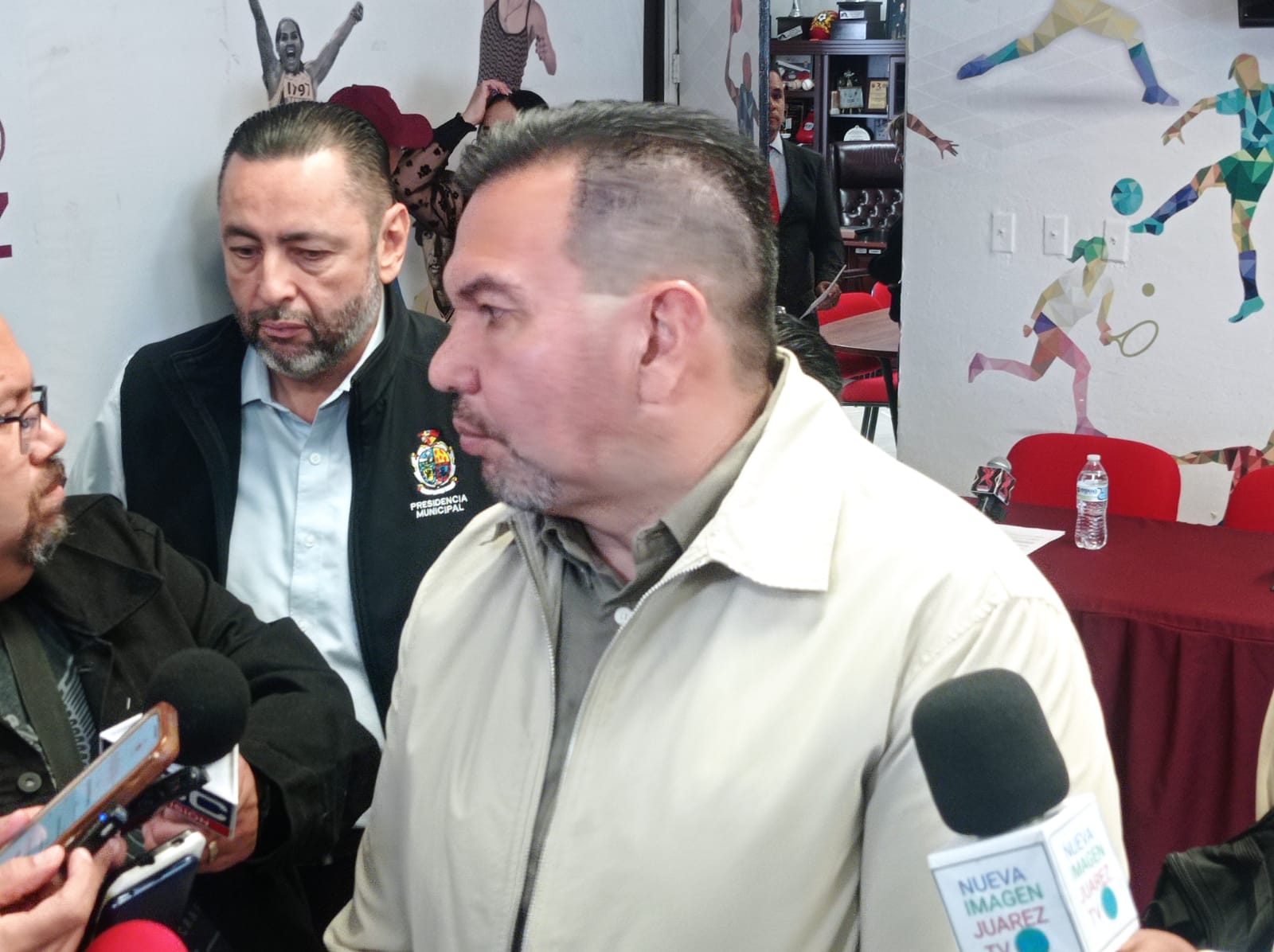 Celebra alcalde orden impuesto por la gobernadora a titular de la JMAS.