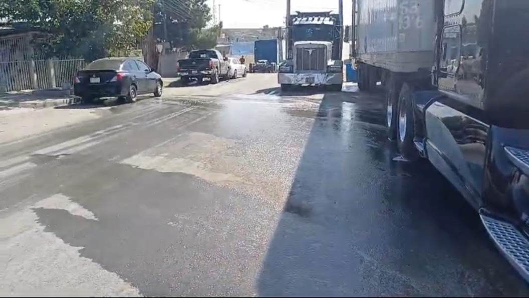 Multan guardianes del agua taller por lavar tráileres con agua potable