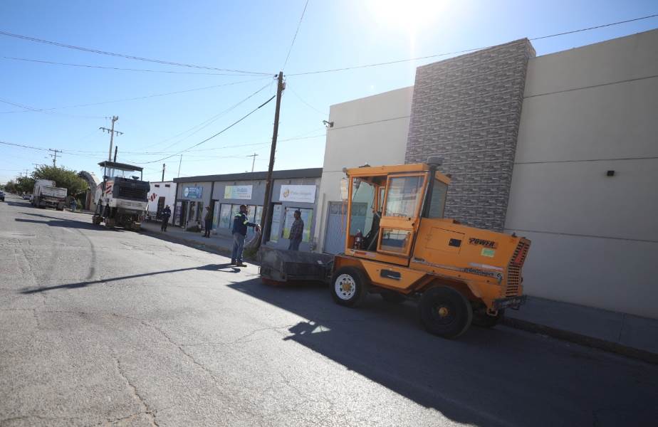 Inició rehabilitación de la calle Rubén Posada Pompa