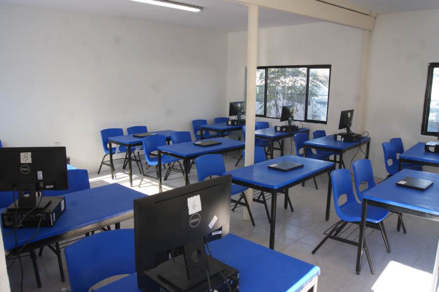 Agradecen estudiantes y maestros  apoyo para rehabilitación de escuela