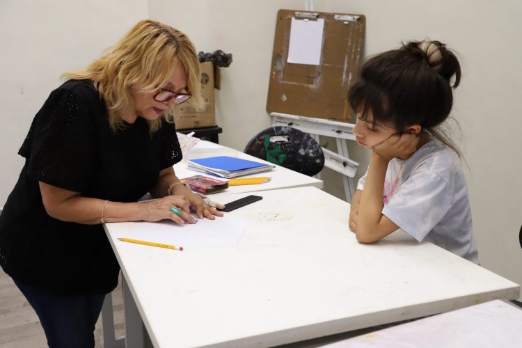 ¿Te interesan las Bellas Artes? La UACJ abre inscripciones para varios talleres.