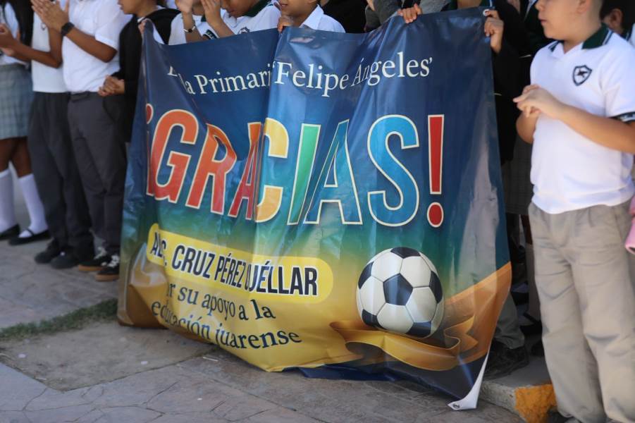 Entrega alcalde Cruz Pérez Cuéllar obras de rehabilitación en cuatro planteles del norponiente