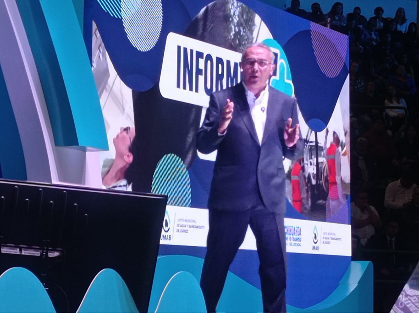 Presenta Sergio Nevárez balance de logros y acciones durante informe de trabajo.