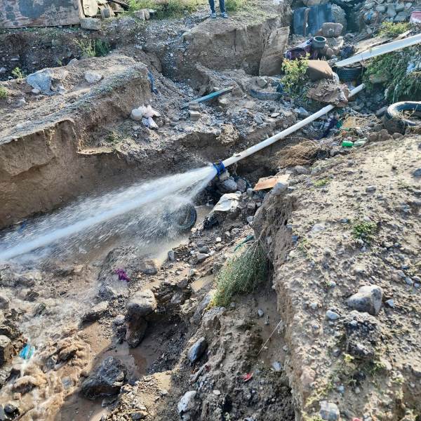 Lluvias provocan daños en tuberías de agua potable en tres colonias de Juárez