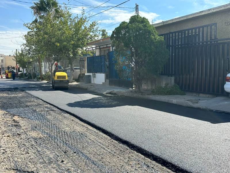 Repavimentan calle Eréndira con más de 5 mil metros cuadrados de asfalto