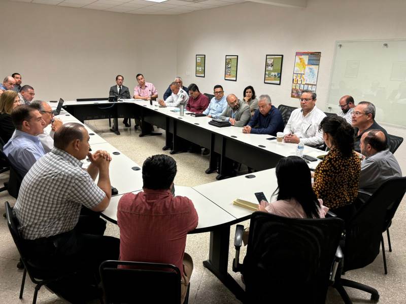 Acuerdan autoridades municipales y comerciantes de la Zona Centro crear un comité de promoción