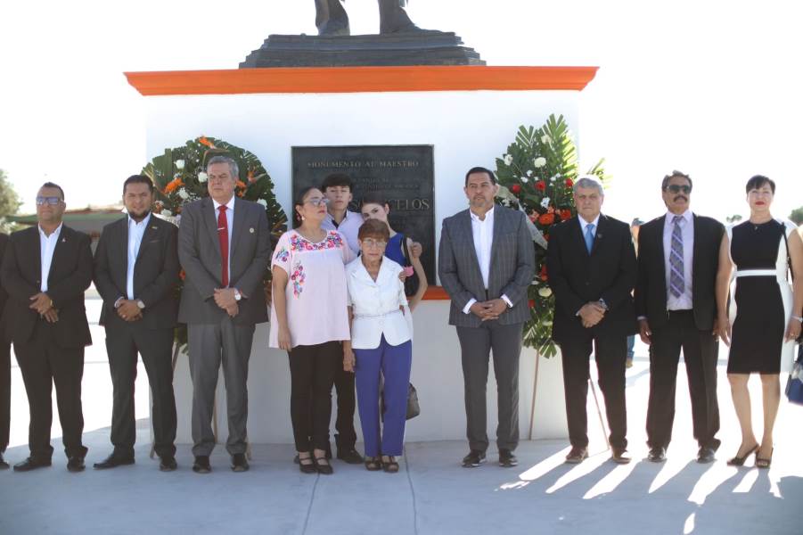 Encabezó Alcalde ceremonia del Maestro Ilustre