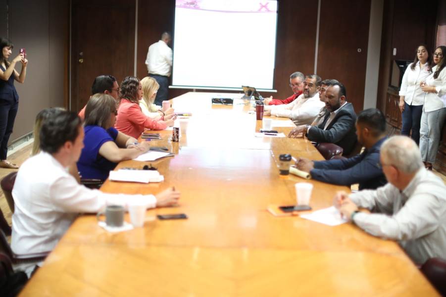 Instalan Comité Directivo de SUMA reanudan trabajos de pavimentación