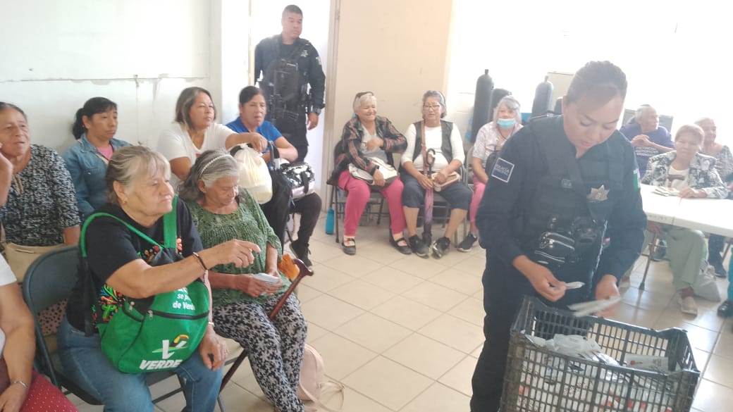 Imparten plática de prevención en Consejos del Adulto Mayor