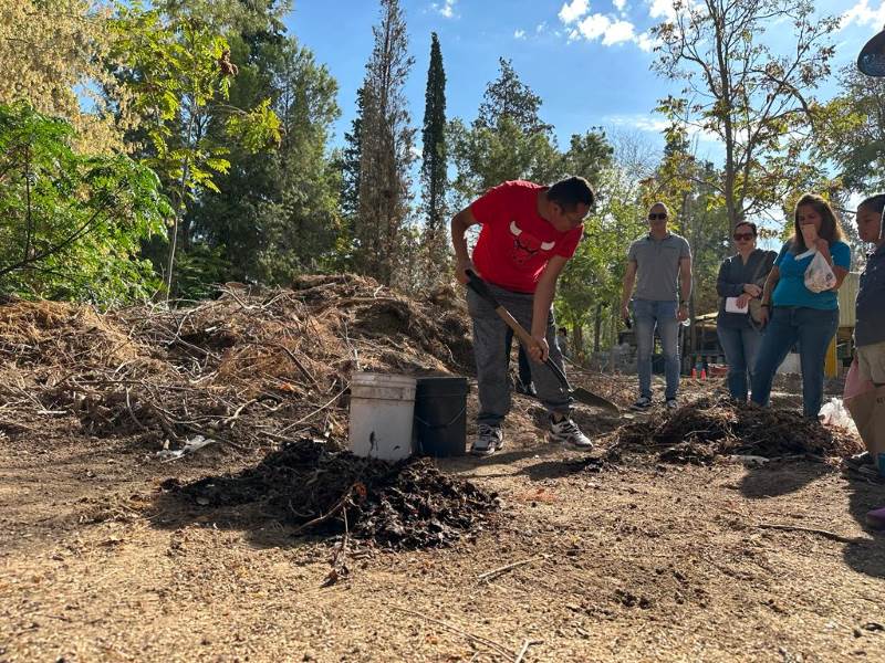 Invita Dirección de Parques y Jardines a Taller de composta casera