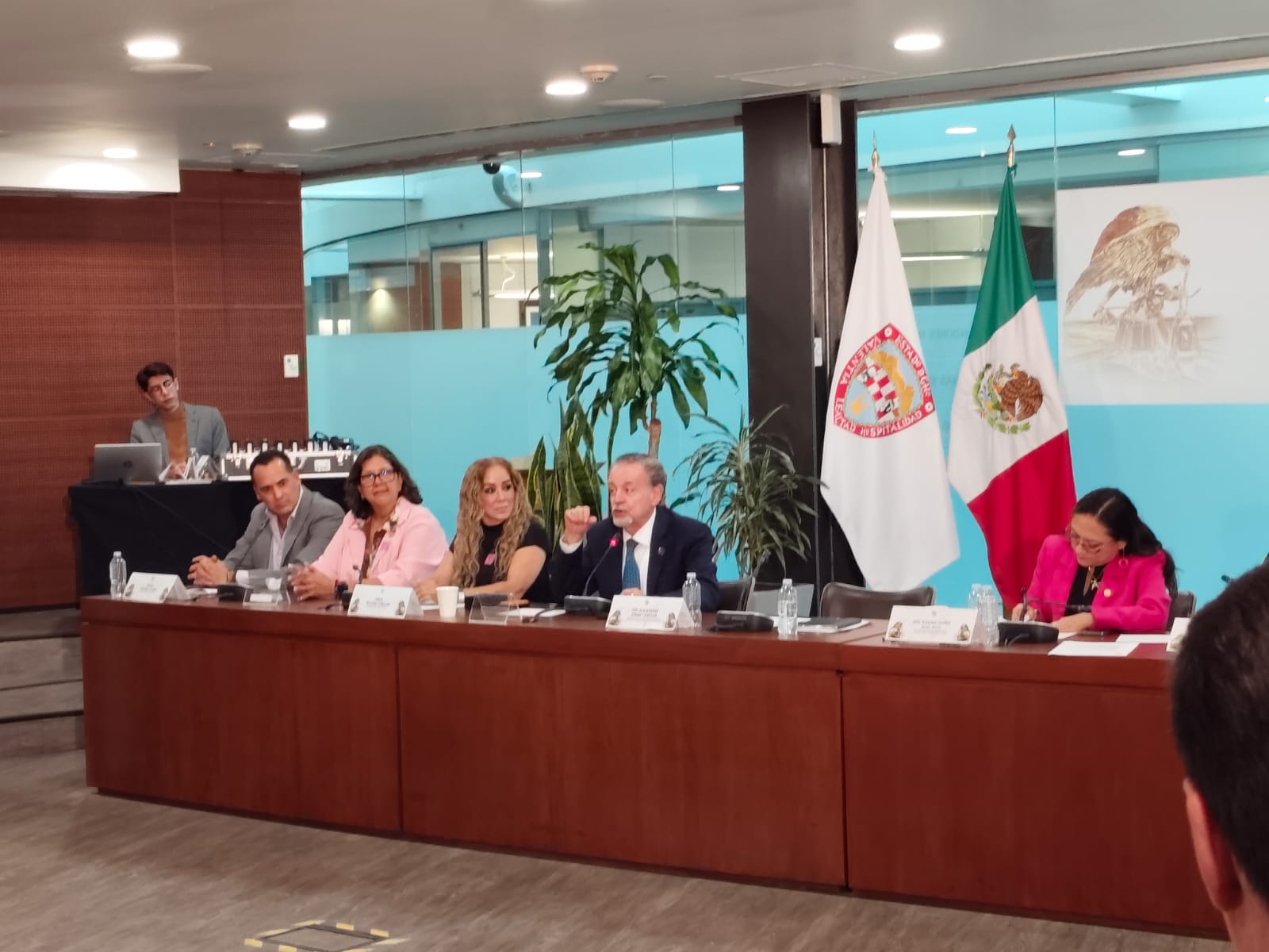 Exponen empresarios ante legisladores en Reunión Binacional.