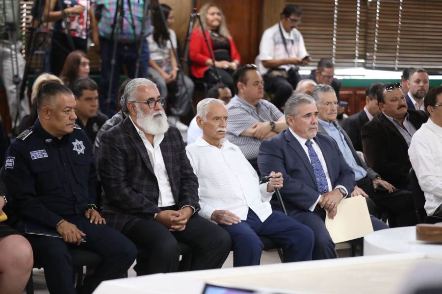 Reconocen trayectoria de Héctor Mejía Gutiérrez, ex jefe de policía