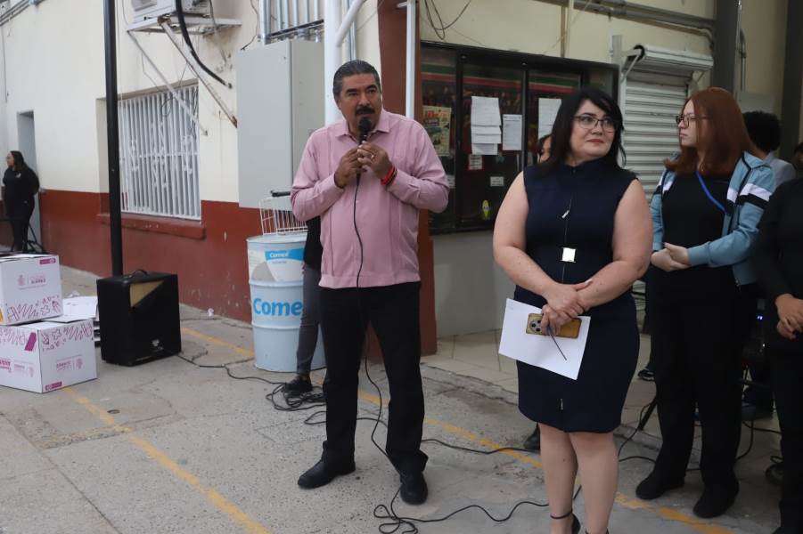 Entregan 2 mil 656 mochilas en tercera jornada de la Cruzada por la Educación