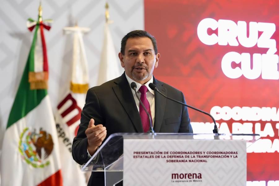 Cruz Pérez Cuéllar felicita a Andrea Chávez por coordinación de Morena en Juárez