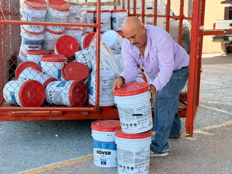 Entrega Ichife materiales a 11 escuelas de Juárez afectadas por las lluvias