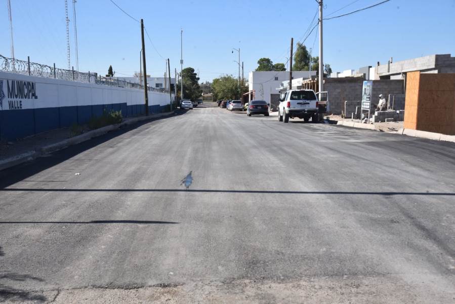Repavimentan calle Iturbide en la colonia María Isabel con inversión de 1.4 millones de pesos
