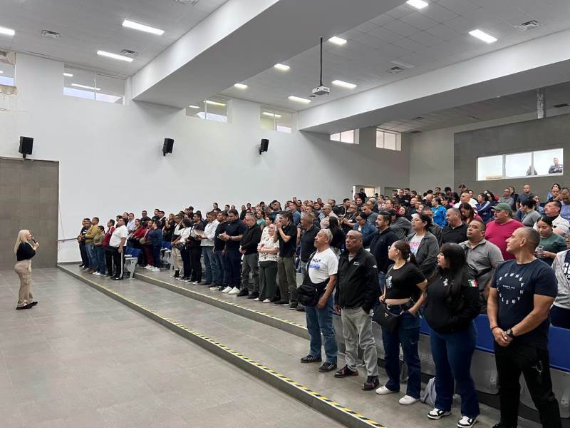 Capacitan a policías de Juárez para enfrentar estrés y desgaste laboral
