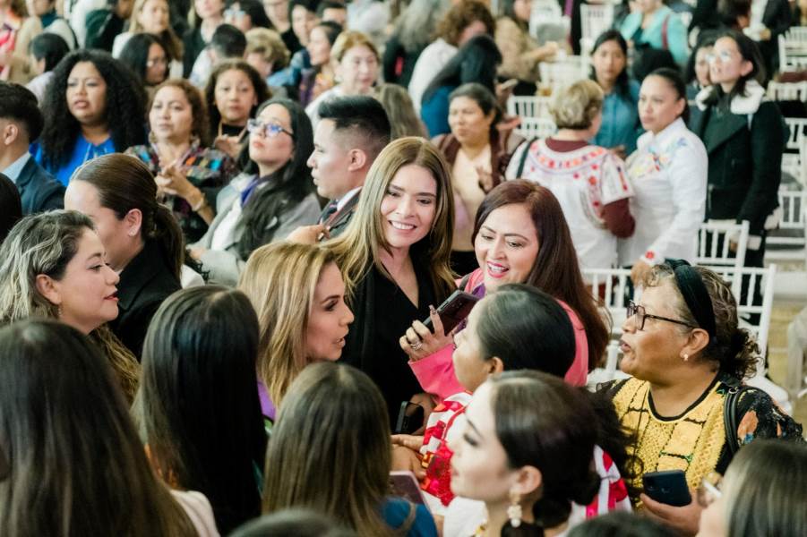 Conmemoran el 70 aniversario del voto de las Mujeres