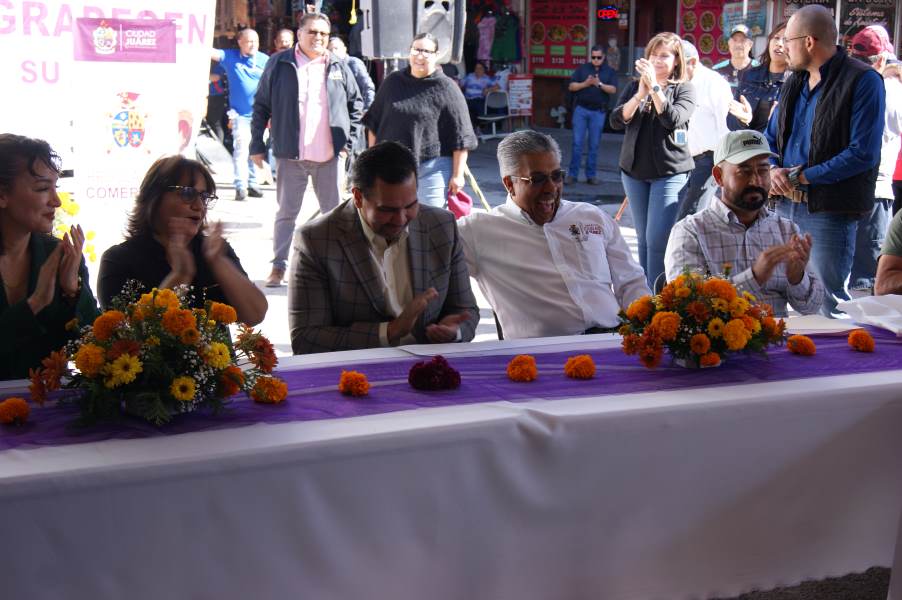 Agradecen al Presidente Pérez Cuéllar comerciantes del Centro Histórico por Cruzada en tu Mercado