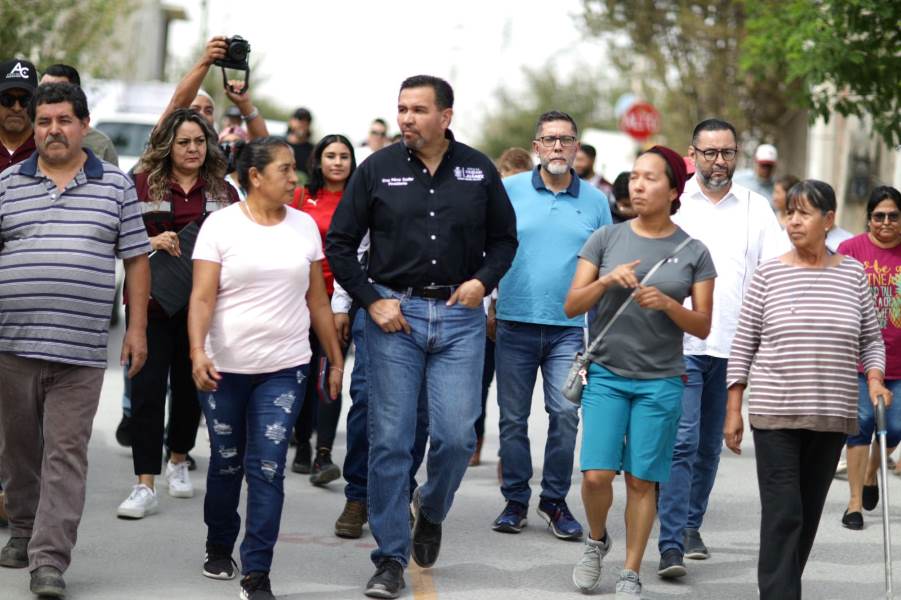 Entregó Presidente Pérez Cuéllar tres calles pavimentadas en la colonia José Martí