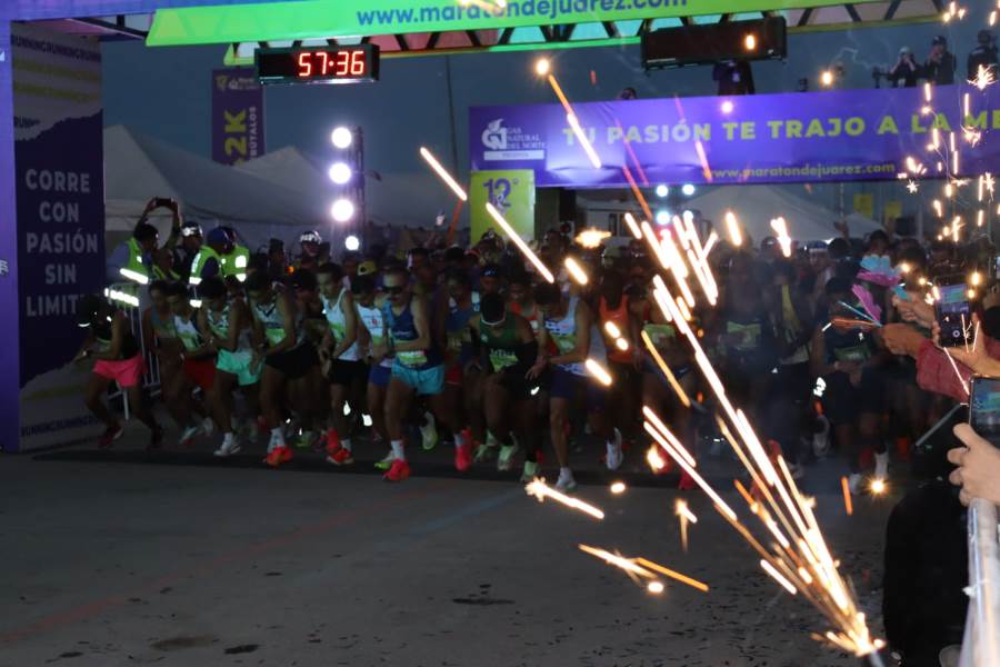 Alcalde Pérez Cuéllar asistió al arranque del Maratón Internacional de Juárez