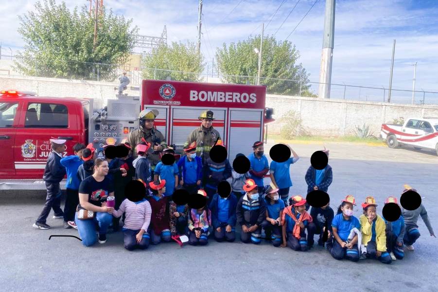 Estudiantes adquieren conocimientos de prevención en plática con bomberos  