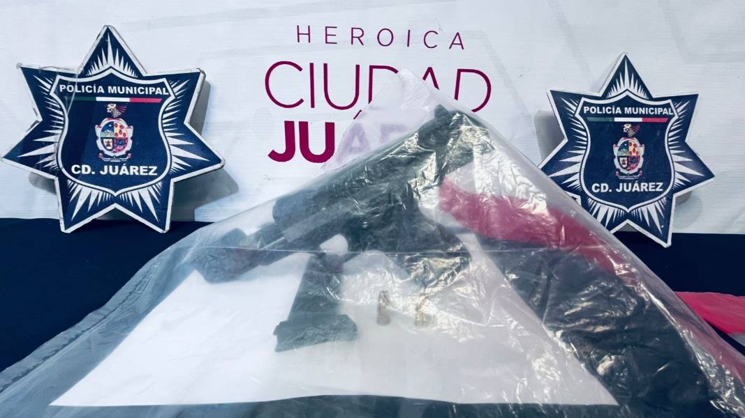 Balean vivienda y se dan a la fuga