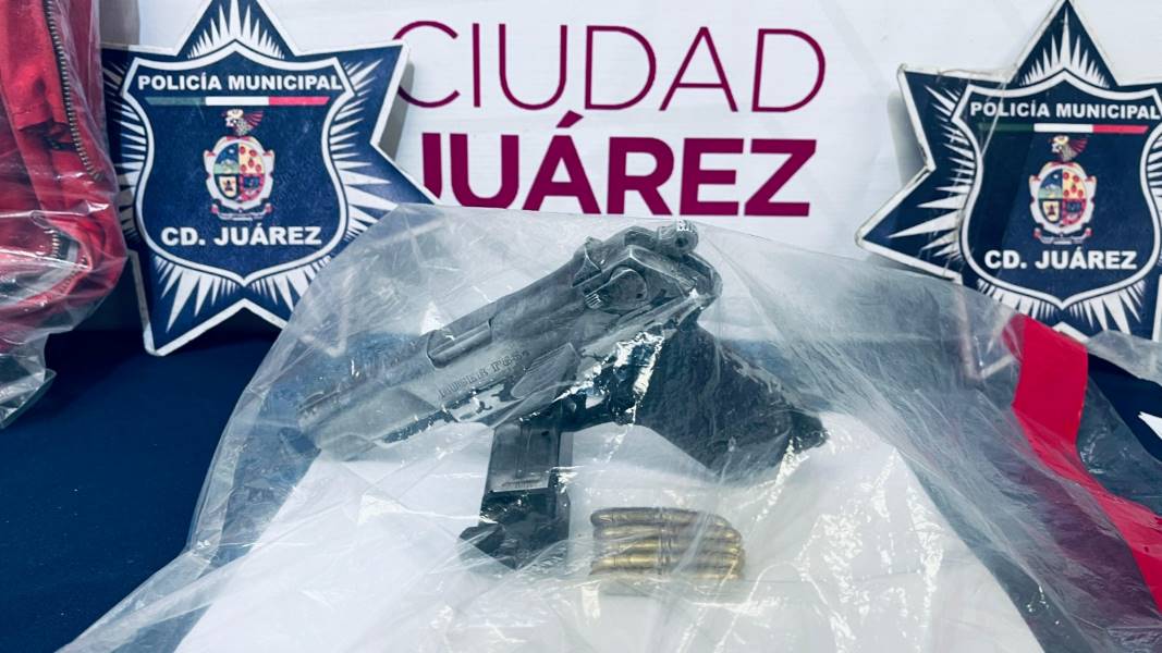 Mujer sorprendida en posesión de aproximadamente 2 mil  pastillas de fentanilo y un arma