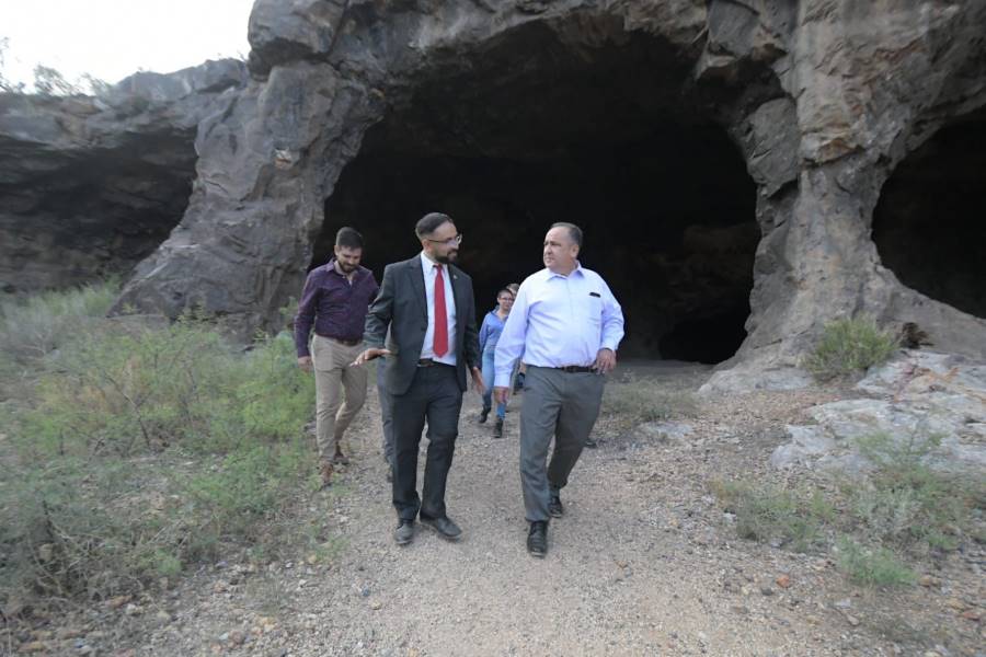 Firma UACH convenio con Bat Conservation Internacional