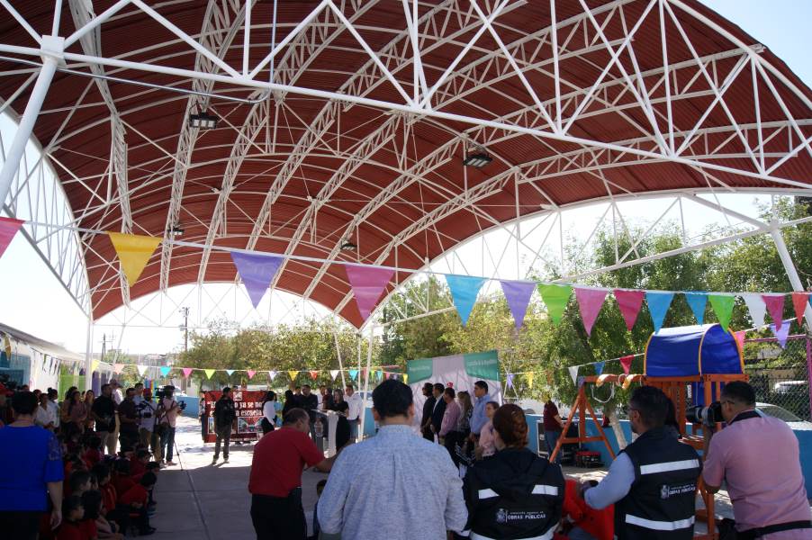 Entrega Presidente Pérez Cuéllar domo para el Jardín de Niños Benito Juárez
