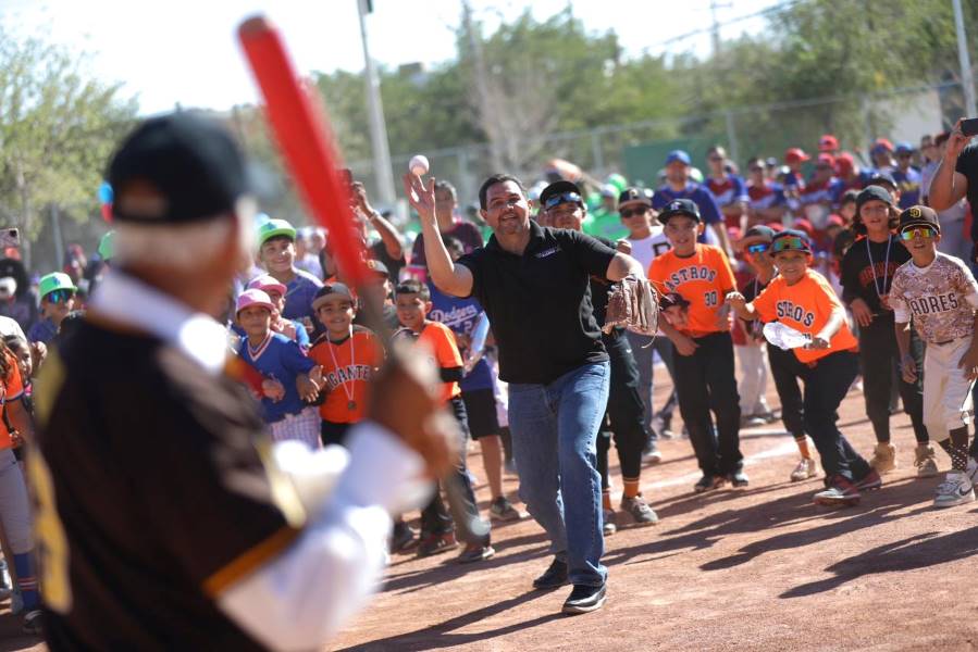 Alcalde Cruz Pérez Cuéllar inaugura la temporada 2023 de la Liga Villahermosa