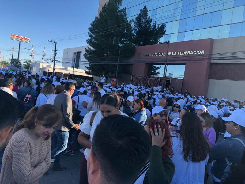 Sindicato de maestros usan a los niños de rehenes: Oscar Ibáñez