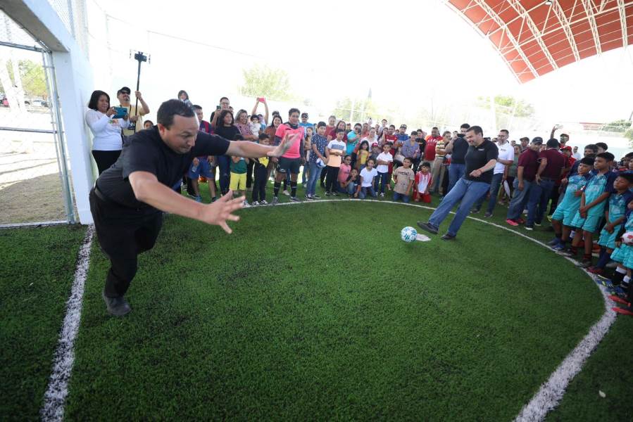 Entrega Presidente Pérez Cuéllar rehabilitación del parque Kilómetro 5