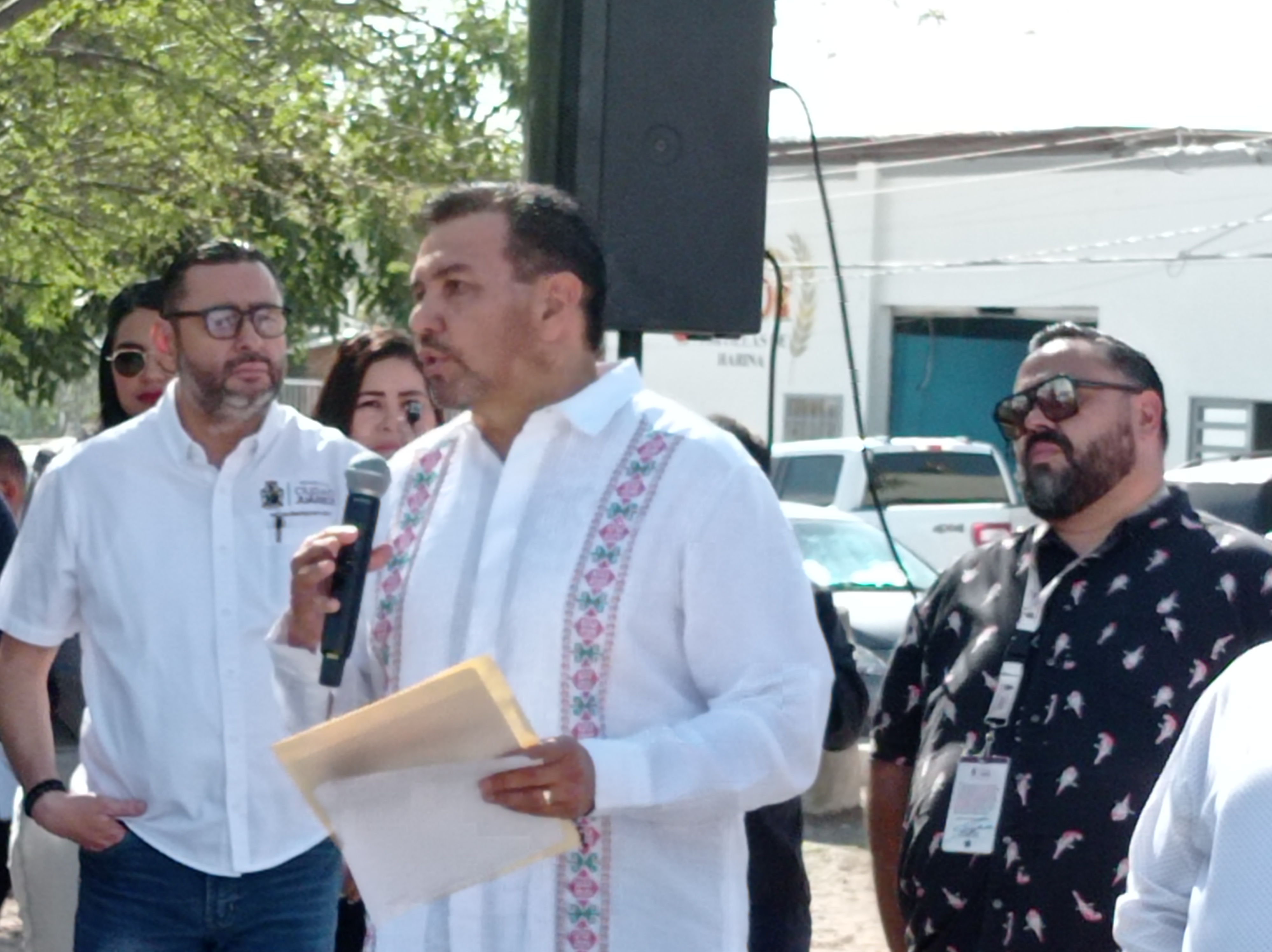 Entrega municipio rehabilitación de la Calle Morelia.