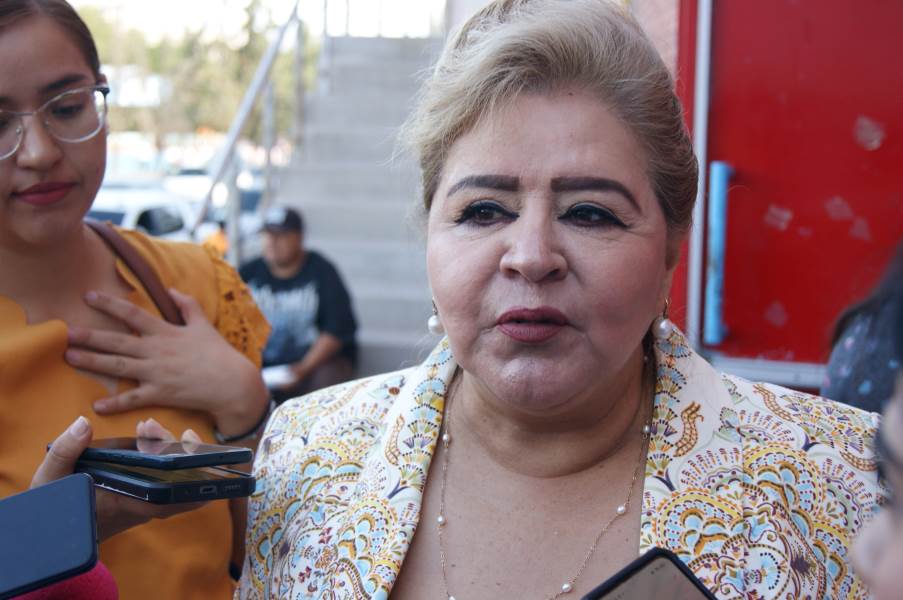 Realizan tercera entrega de becas a alumnos de nivel básico.