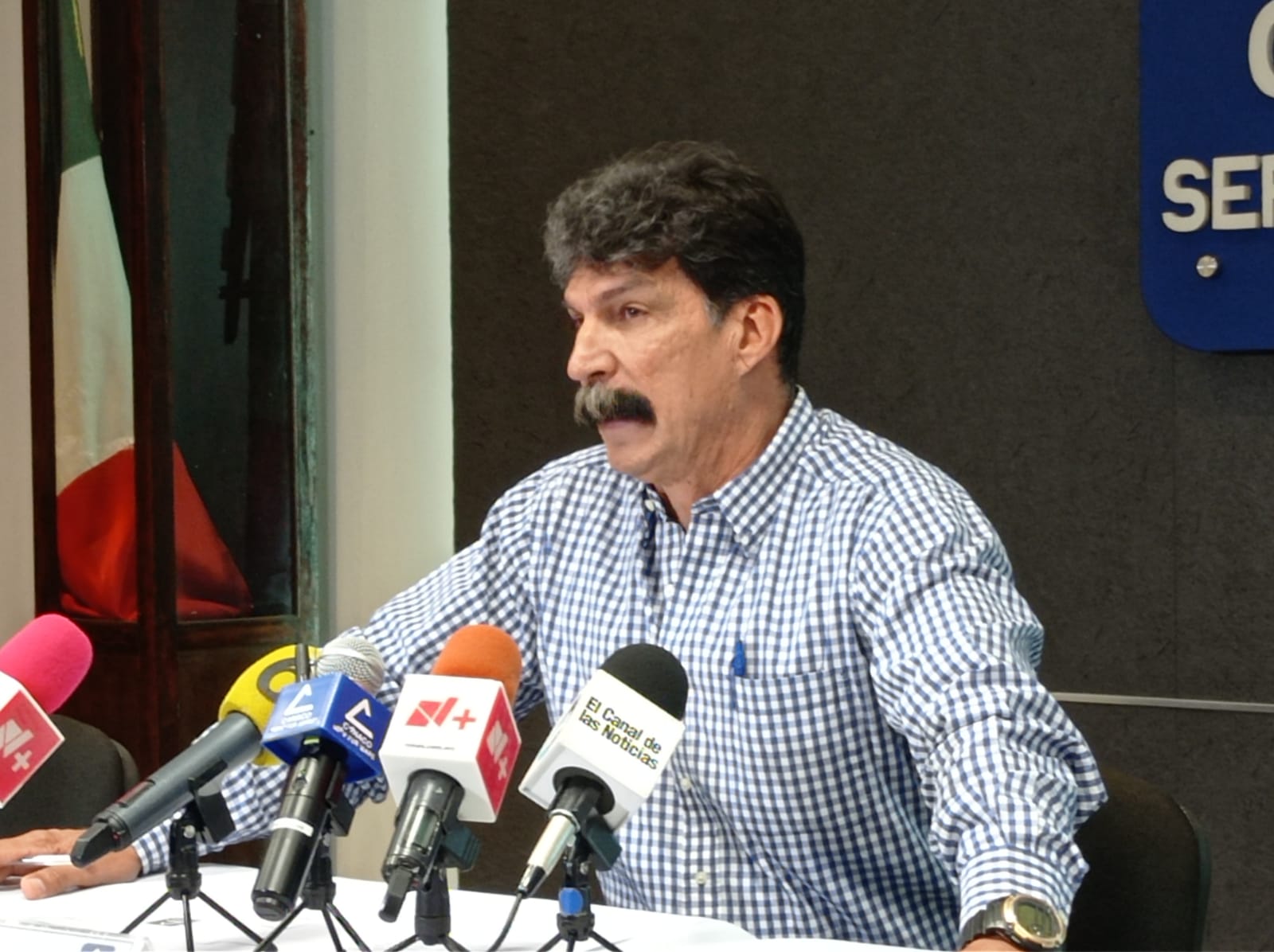 Contingencia en puentes fronterizos también afecta al abasto de alimentos.