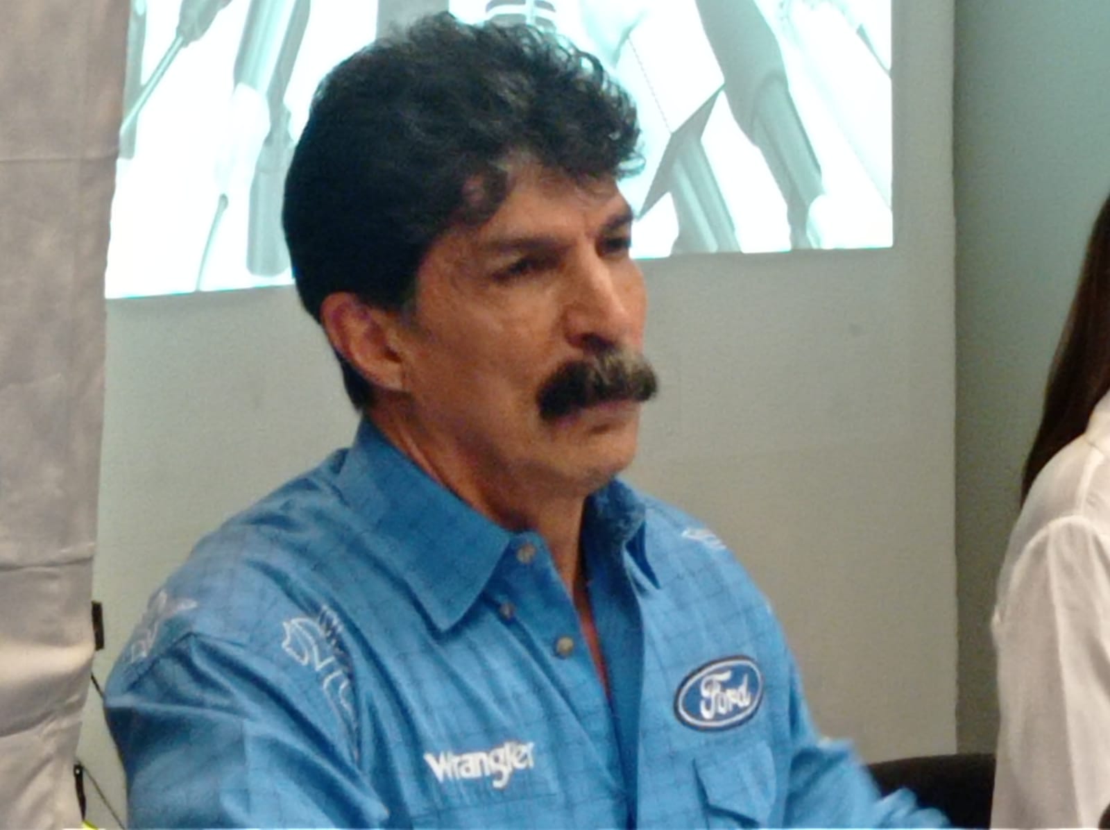 Reportan comerciantes robo hormiga por flujo migratorio.