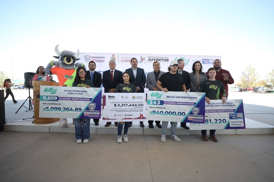 Entregó alcalde Becas de Acceso a la Universidad en la UTCJ