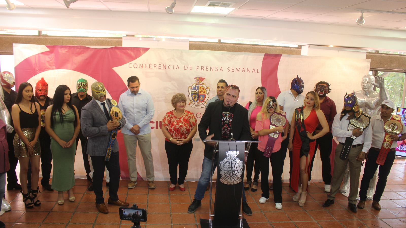 Invita municipio al Segundo Festival de Lucha Libre en la Plaza Juan Gabriel.