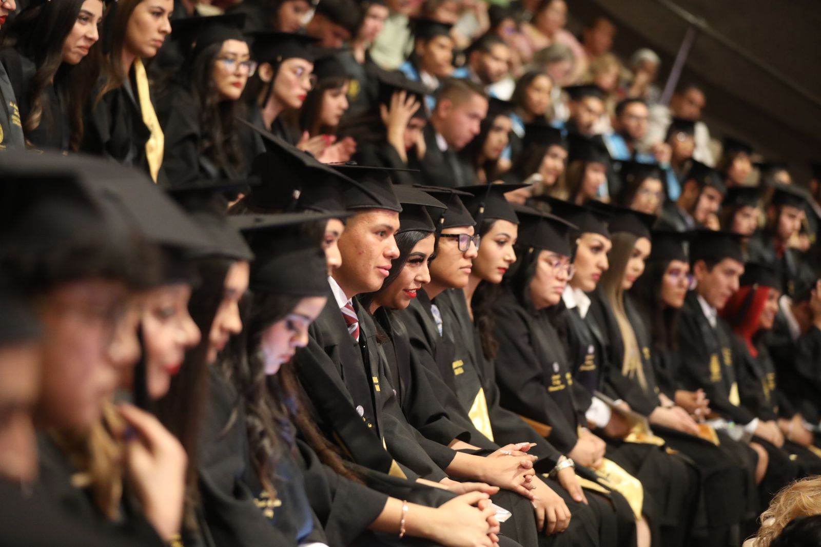 Egresan 107 alumnos de las diversas carreras de la Facultad de Ciencias Políticas y Sociales de la UACH.