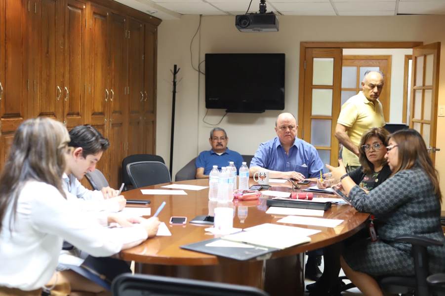 Dona Centros Comunitarios cerca de un millón de pesos en medicamentos al Hospital General