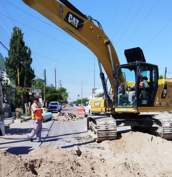Repara JMAS hundimiento en la calle Cayetano López