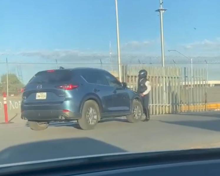 Cancelarán acceso a Línea Exprés a conductora que intento arrollar a policía vial.