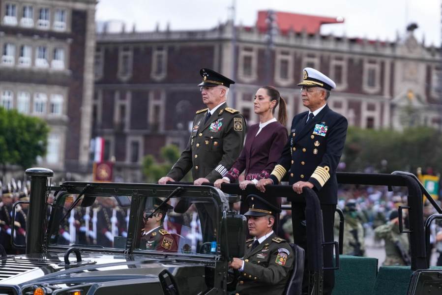 “Ninguna potencia extranjera decide por nosotros”: Sheinbaum en el Grito de Independencia