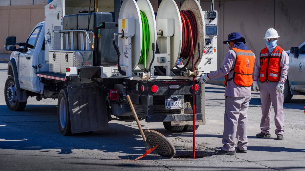 JMAS repara 260 baches, zanjas y banquetas en 129 colonias de Juárez