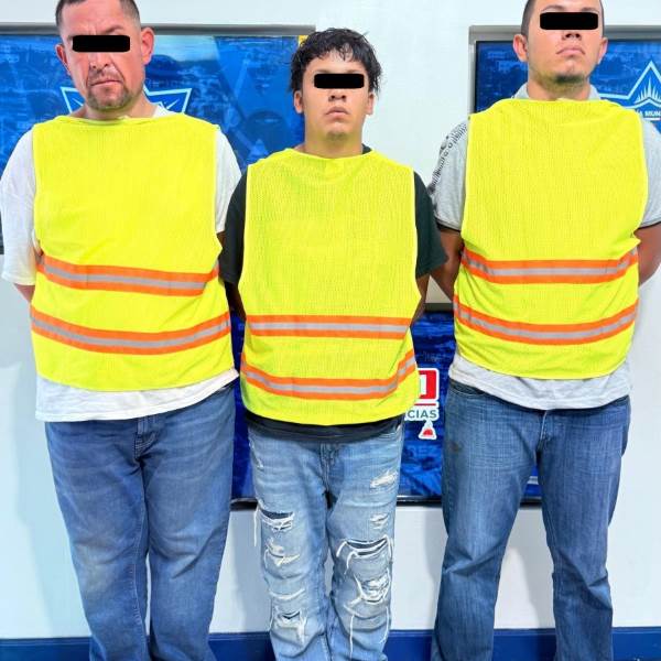 Detienen a tres hombres por tentativa de robo con violencia en la colonia Azteca