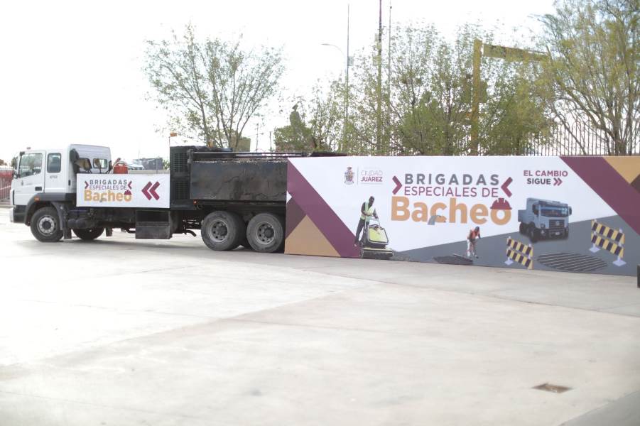Arrancó programa de brigadas especiales de bacheo en Ciudad Juárez