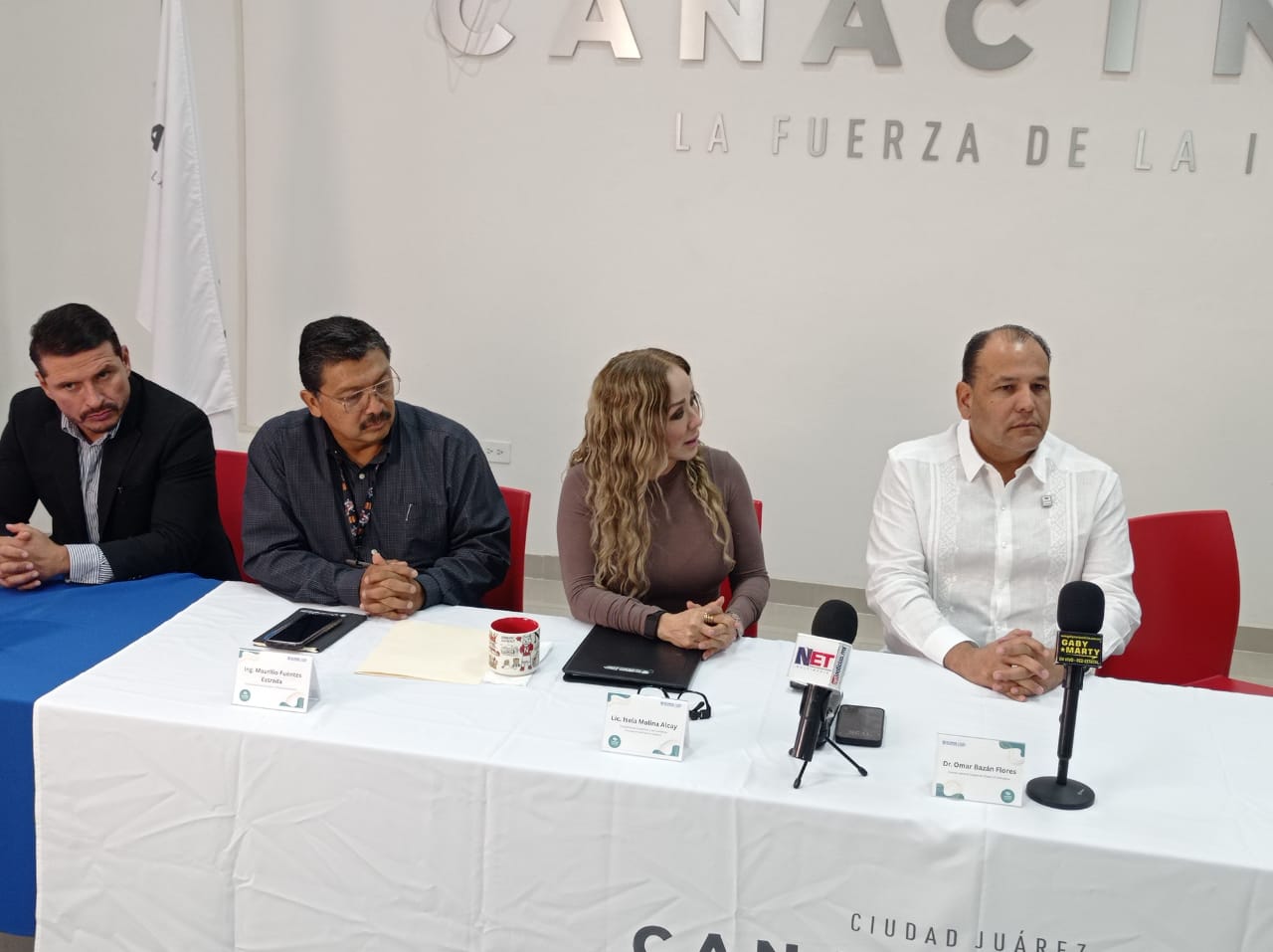 Firman convenio para fortalecer Programa de Educación Dual.